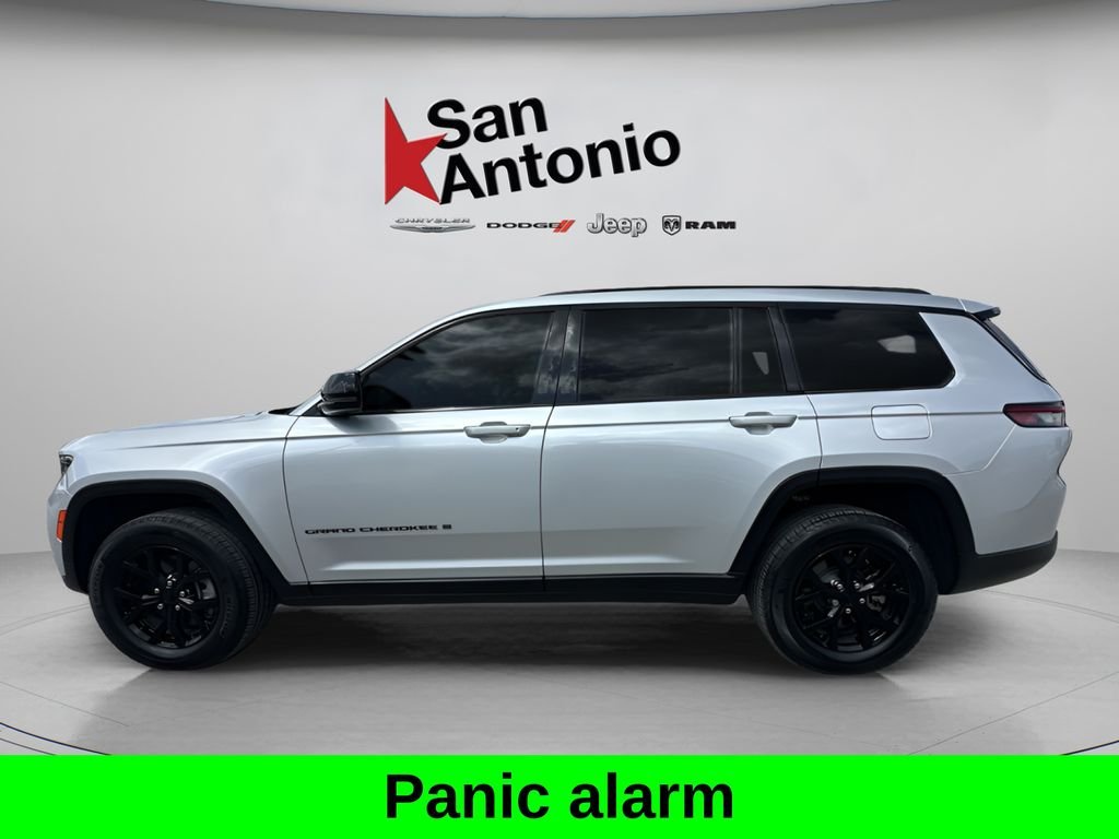 Used 2025 Silver Jeep Altitude X image 9