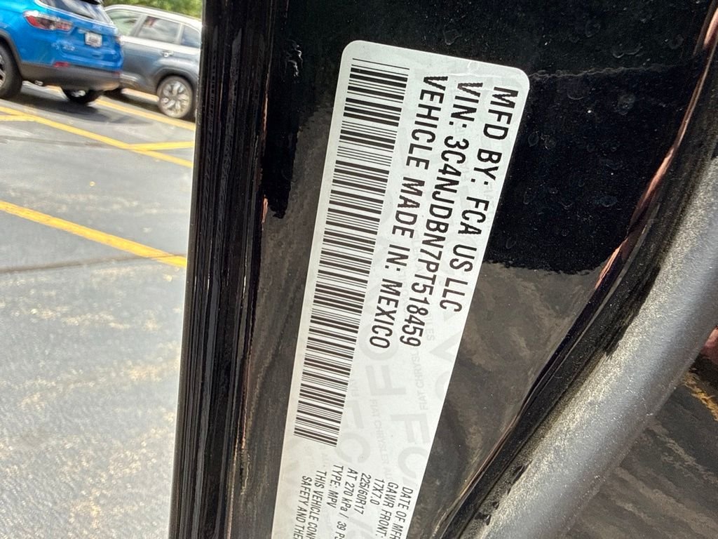 Used 2023 Black Jeep Latitude image 10