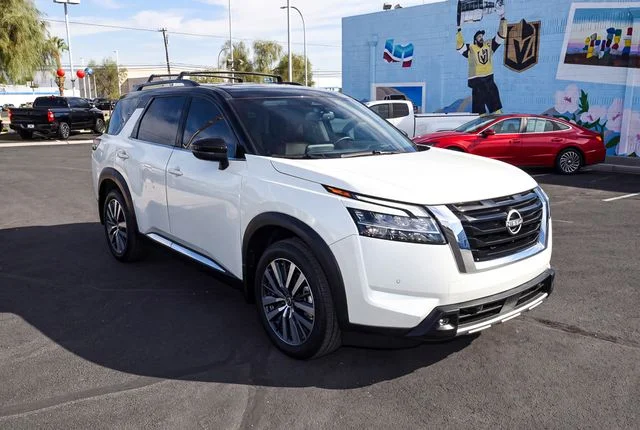 Used 2025 White Nissan Platinum image 7
