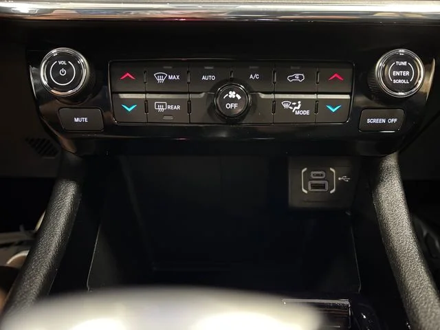Used 2022 Red Jeep Limited image 22