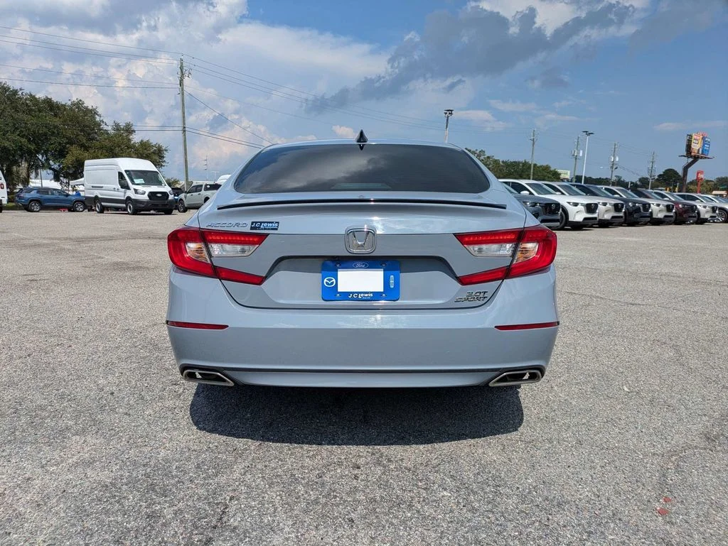 Used 2022  Honda Sport 2.0T image 5