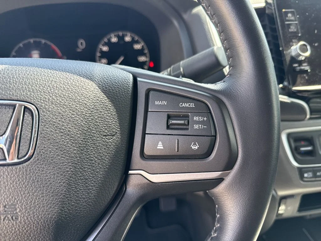 Used 2025 Black Honda RTL image 10