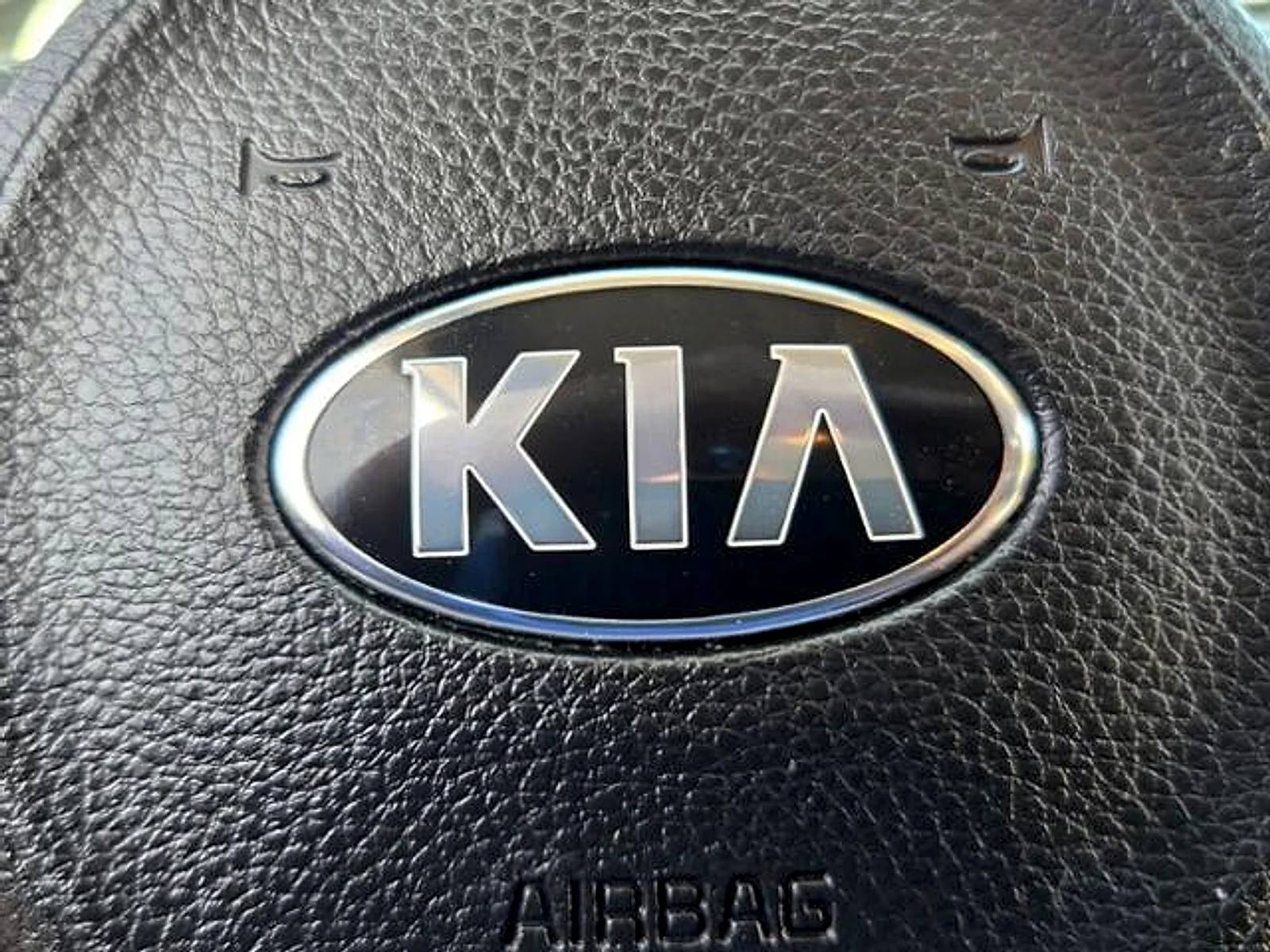 Used 2019 Clear White Kia S image 20