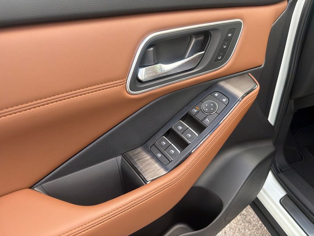 New 2026 Nissan Rogue Platinum 4D Sport Utility