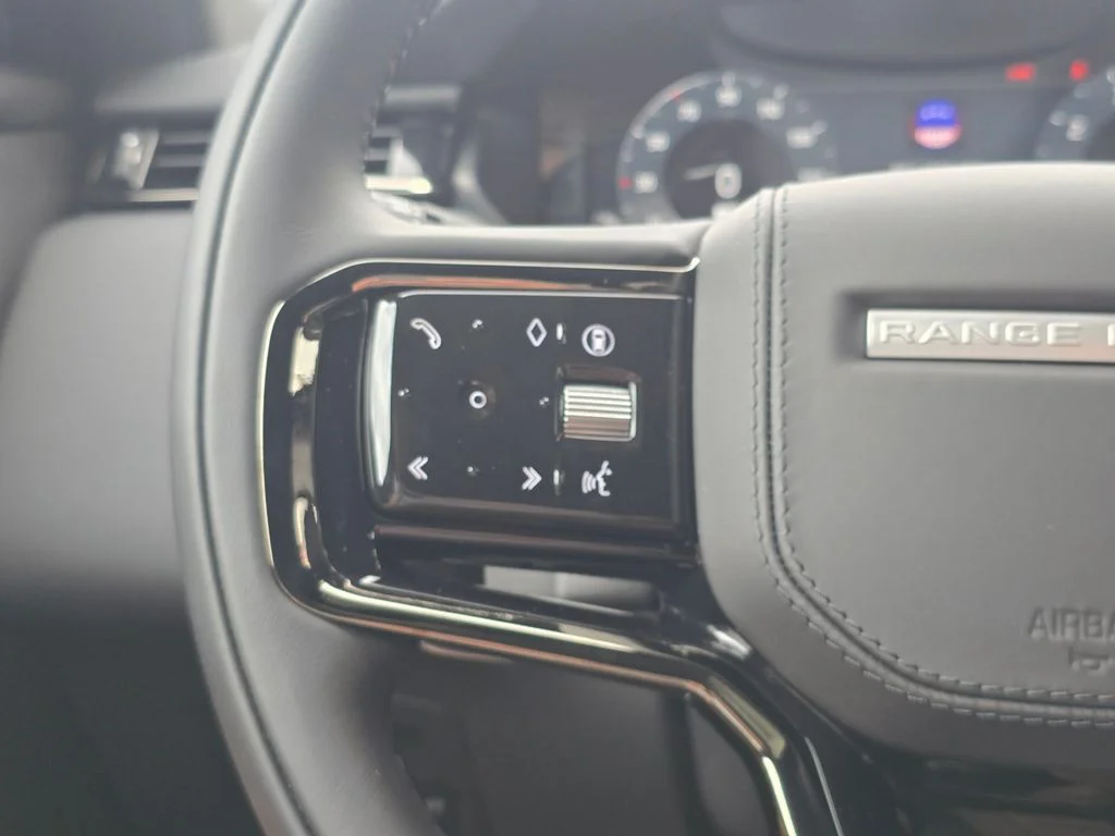 New 2026 Santorini Black LAND ROVER S image 18