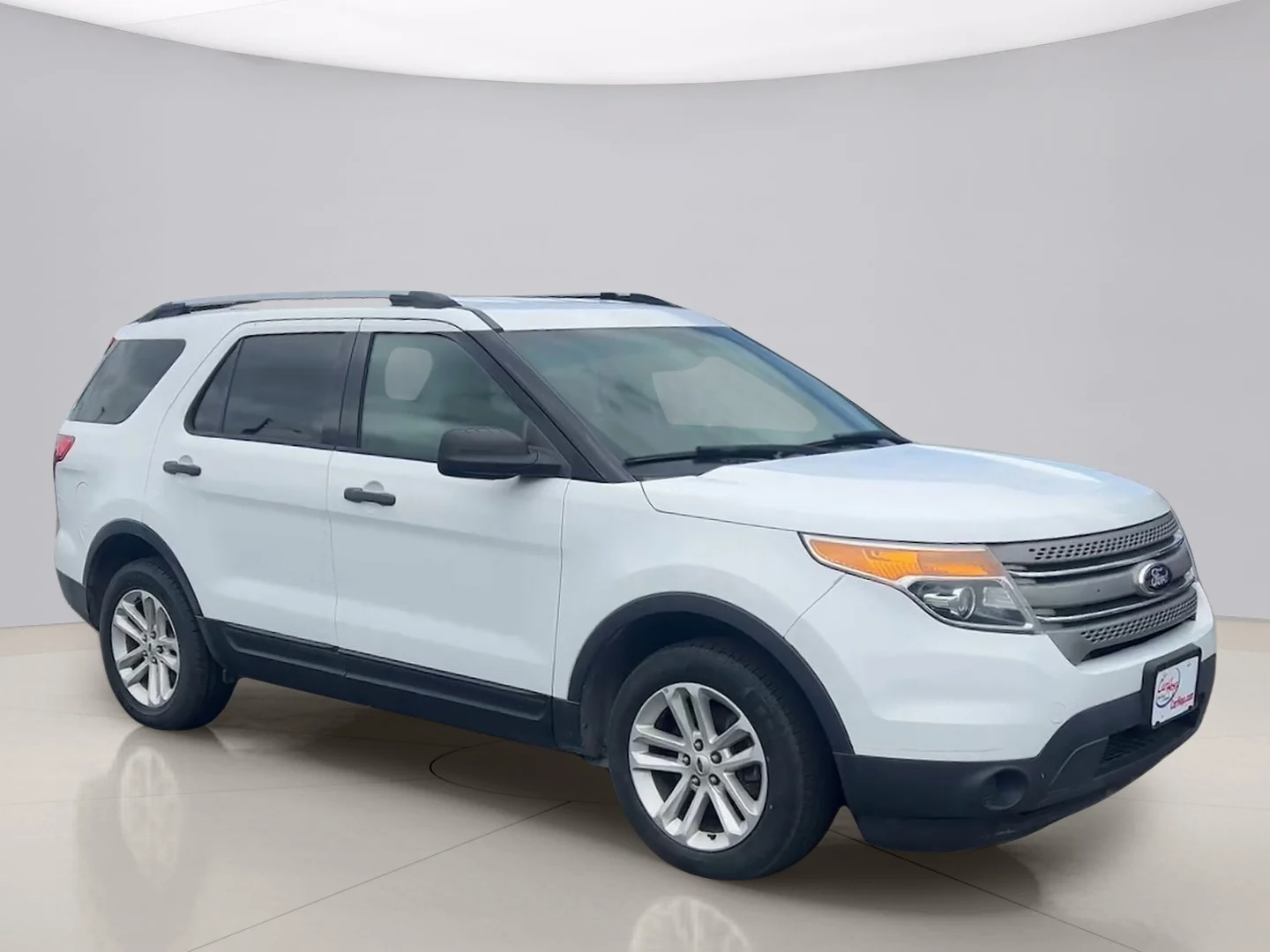 Used 2015 White Ford 4WD image 7