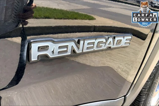 Used 2018 Black Jeep Latitude image 8
