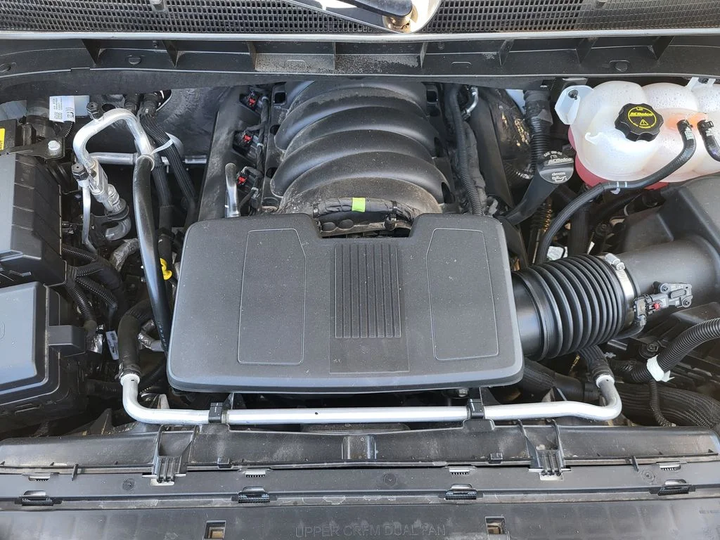 Used 2025 Summit White GMC AT4 image 22