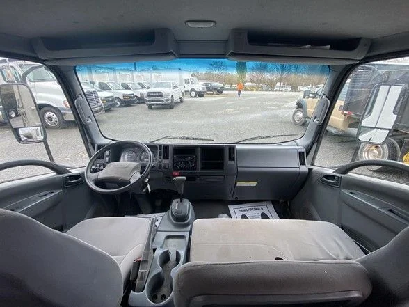 Used 2019 White Isuzu Dump Truck image 29
