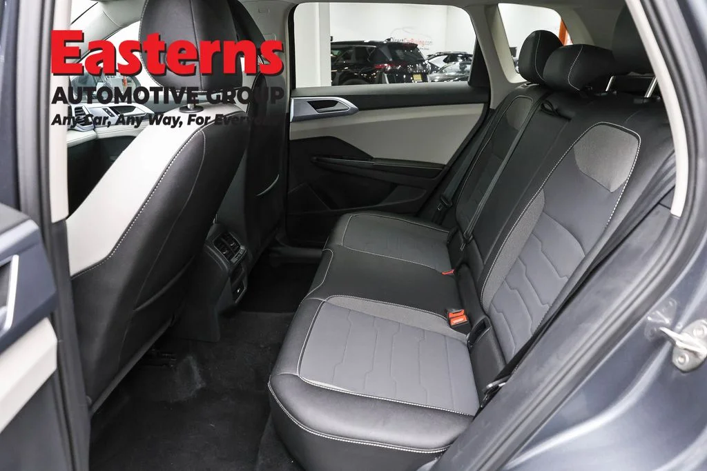 Used 2025 Gray Volkswagen 1.5T SE image 21