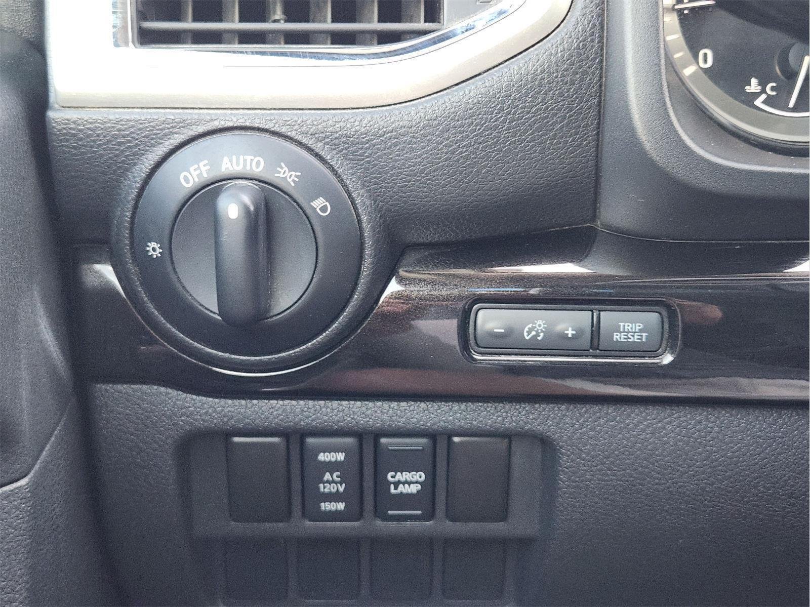 Used 2019 Glacier White Nissan SV image 21