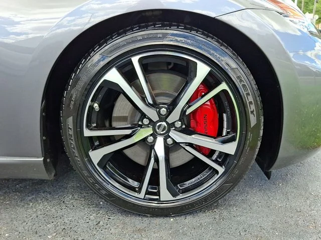 Used 2019 Gray Nissan  image 9