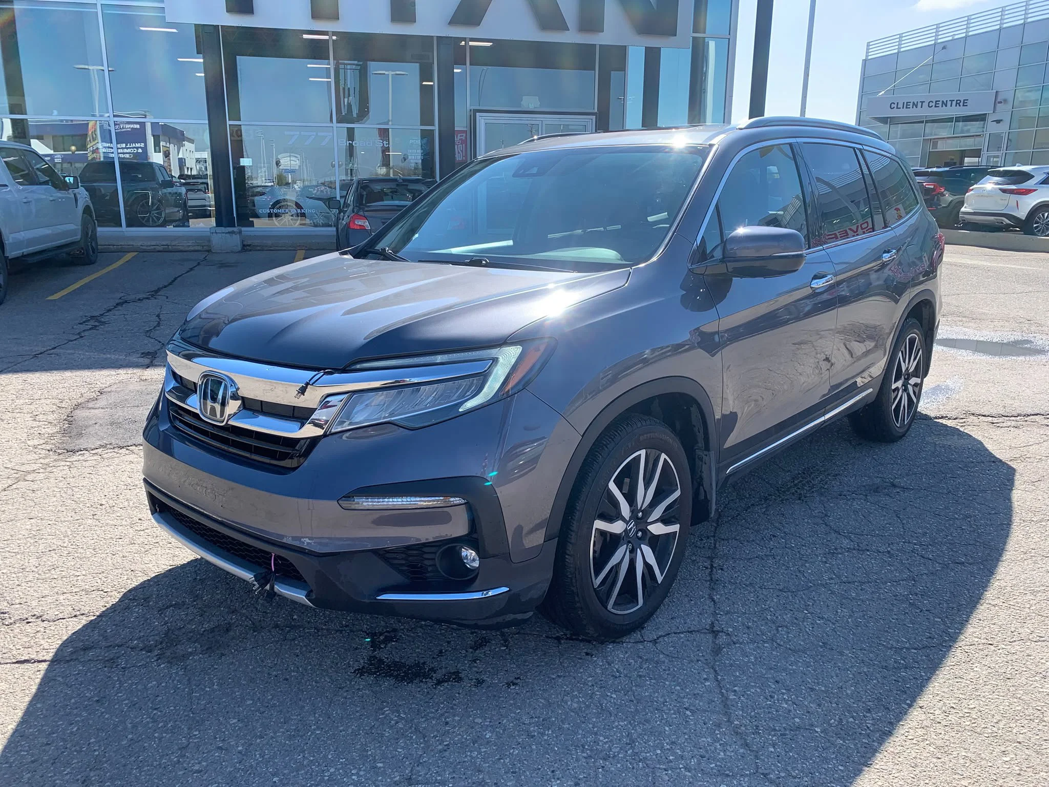 Certified Used 2021 Gray Honda Touring image 3