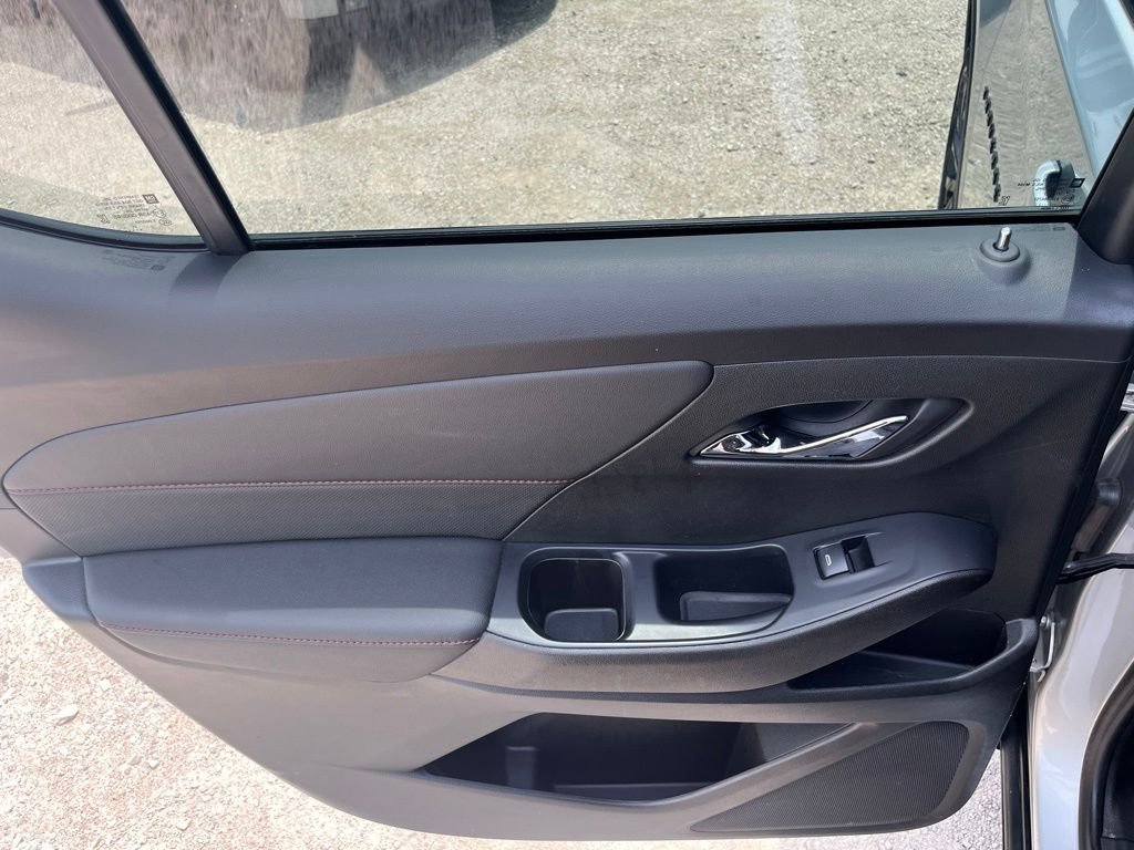 Used 2022 Silver Chevrolet RS image 27