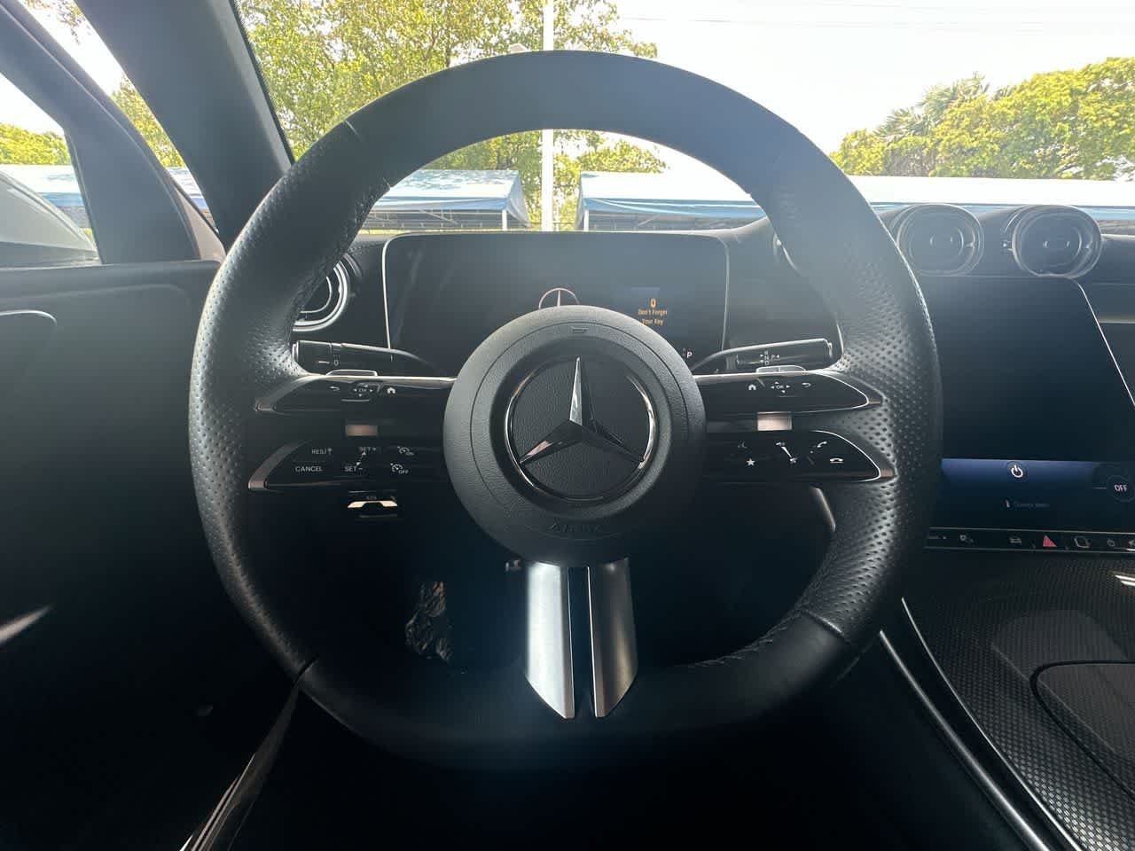 Used 2025 Polar White Mercedes-Benz GLC 300 image 15