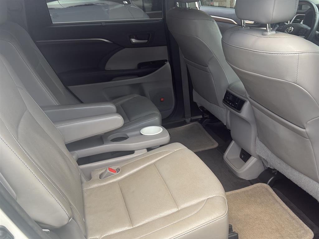 Used 2014 WHITE TOYOTA  image 21