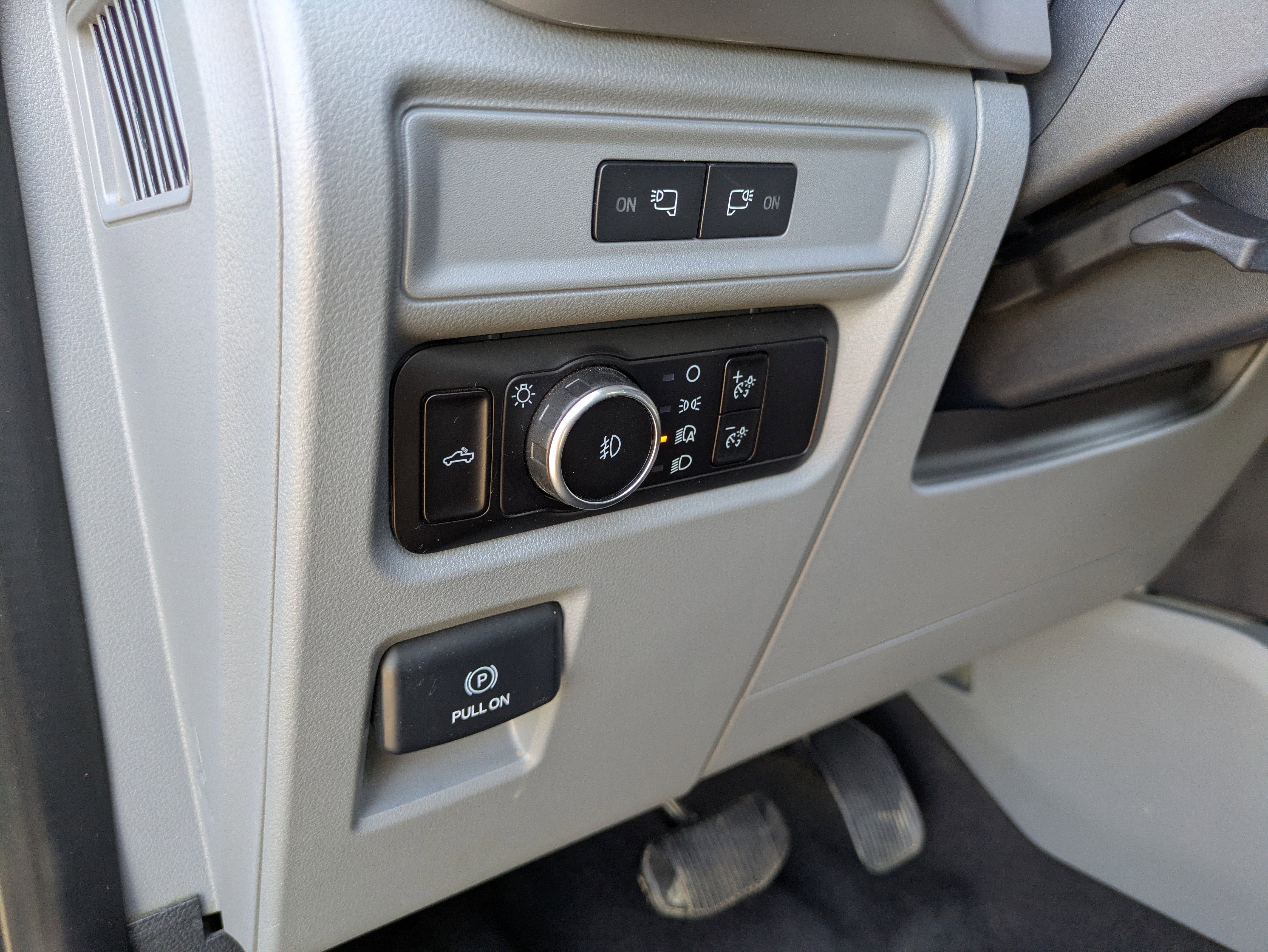 Used 2023 Bronze Ford XLT image 19