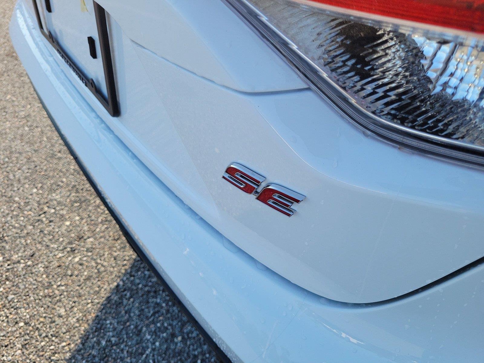 Used 2026 Ice Cap Toyota SE image 8