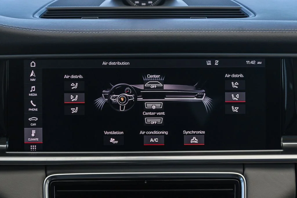 Used 2018  Porsche 4 image 14