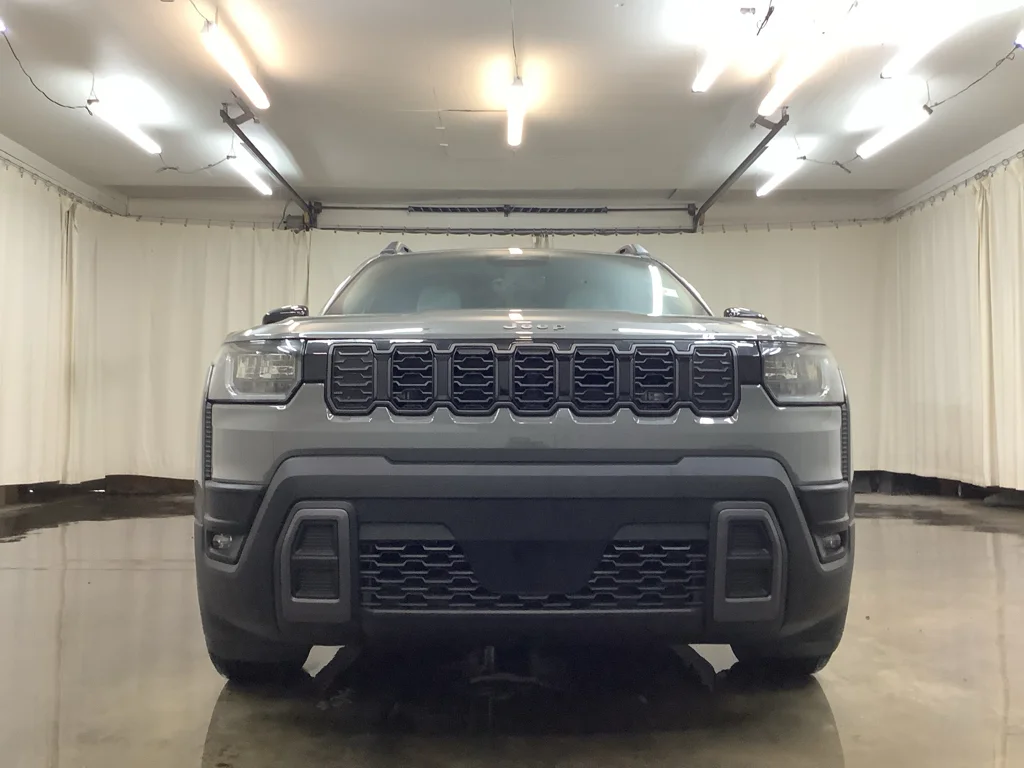 New 2026 Sting-Gray Clear-Coat Exterior Paint Jeep  image 10