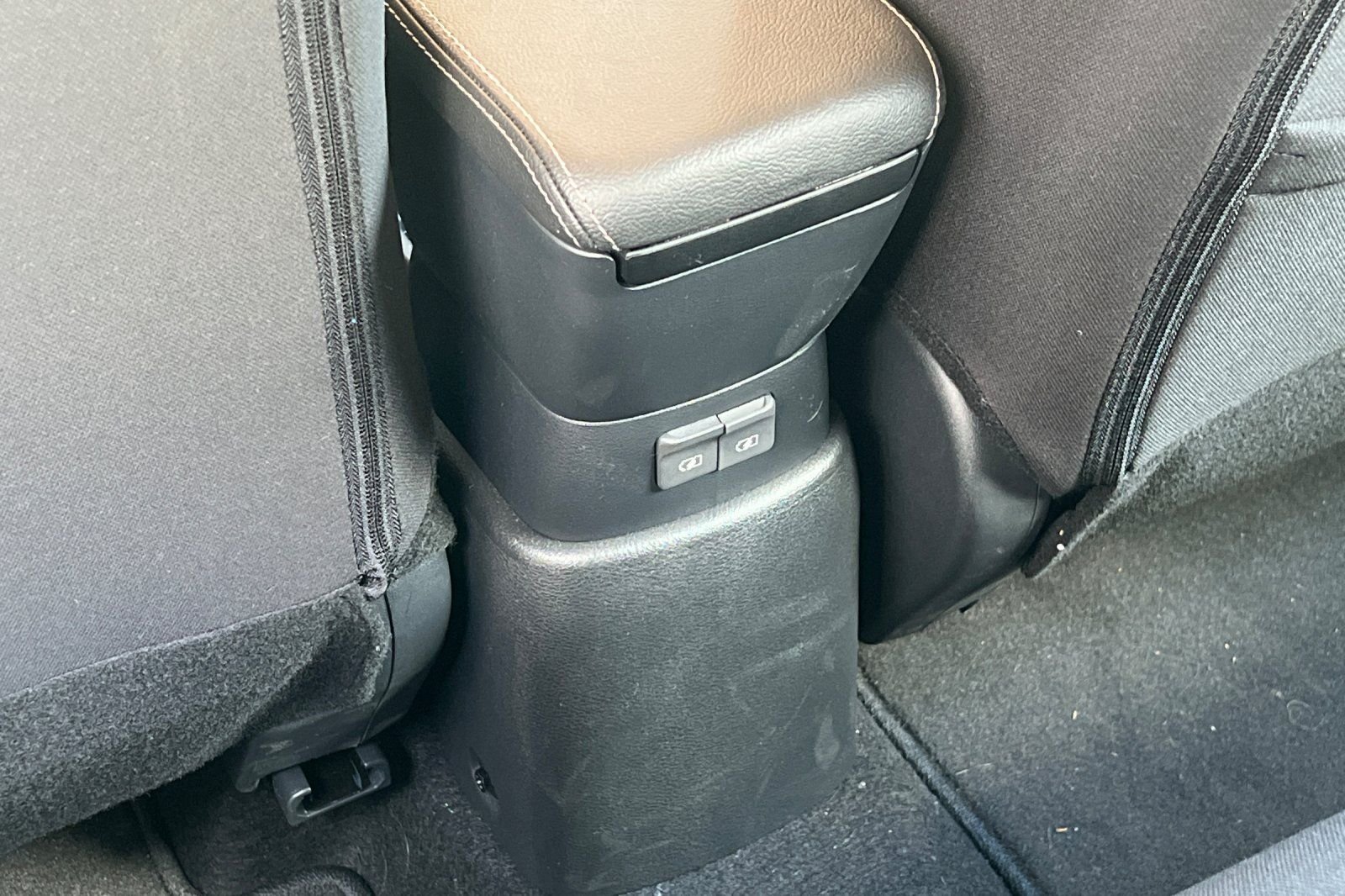 2025 Nissan KICKS PLAY Base - Photo 17