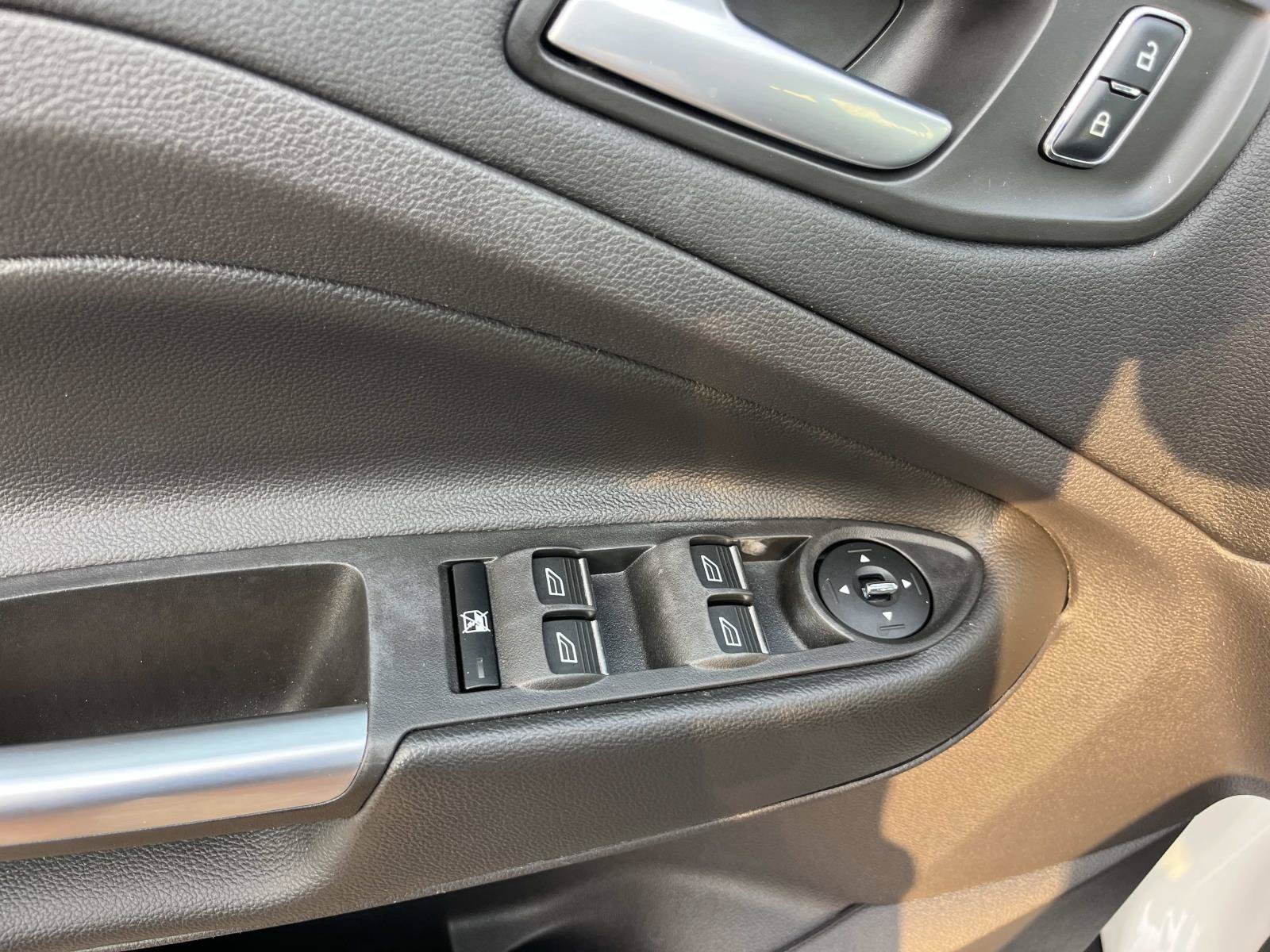 Used 2016 White Platinum Metallic Tri-Coat Ford SEL image 24