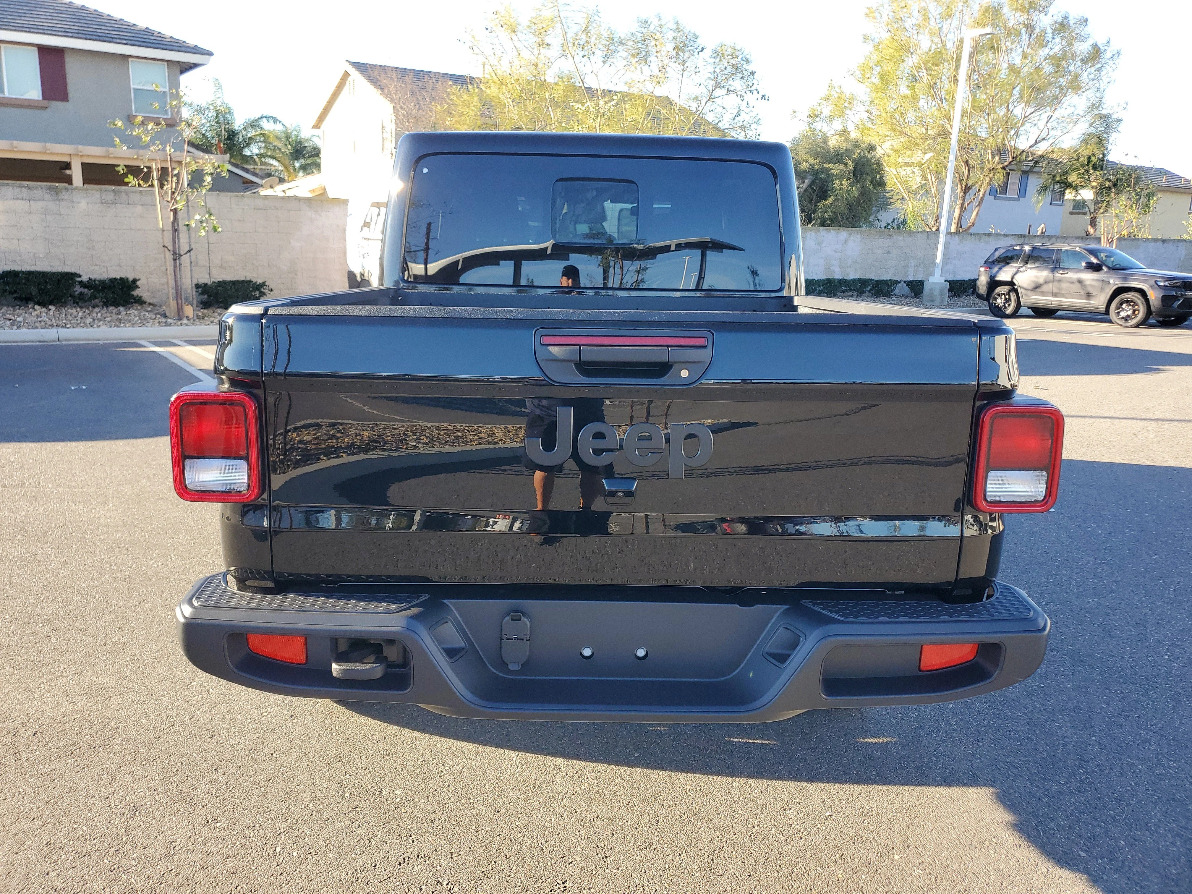 New 2026 Black Clear-Coat Exterior Paint Jeep Sport S image 3
