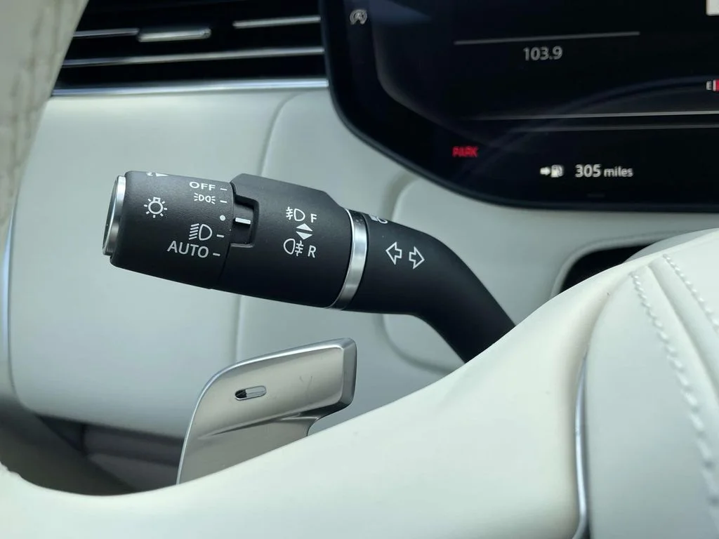 New 2026 Ostuni Pearl White Land Rover Autobiography image 41