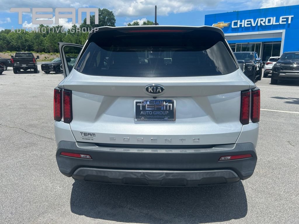 Used 2021 Silver Kia LX image 27
