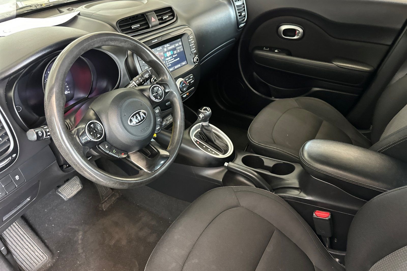 Used 2019 Gray Kia Plus image 10