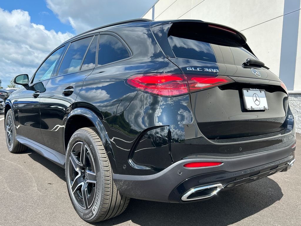 New 2027 Black Mercedes-Benz GLC 300 image 5