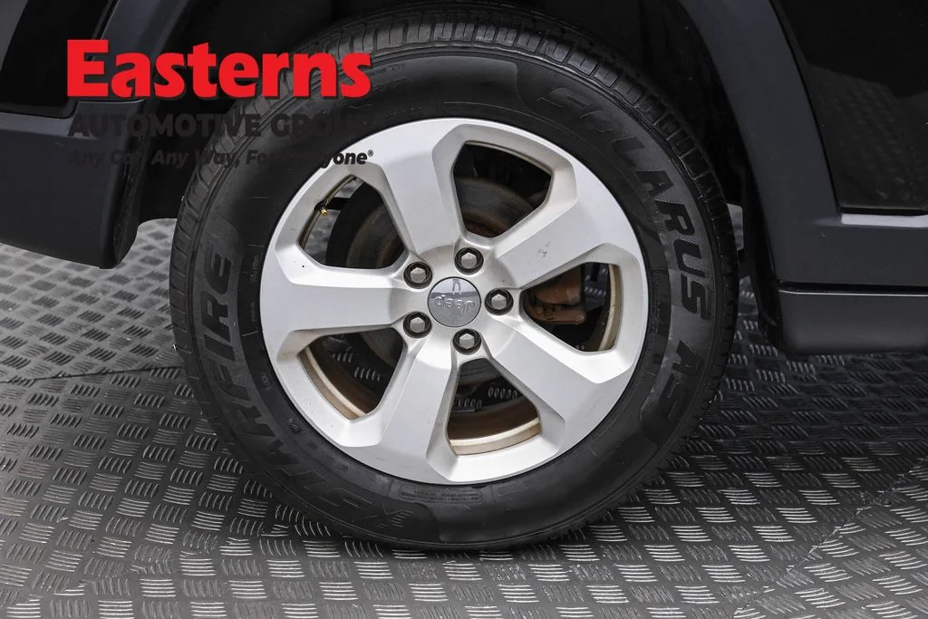 Used 2018 Black Jeep Latitude image 31