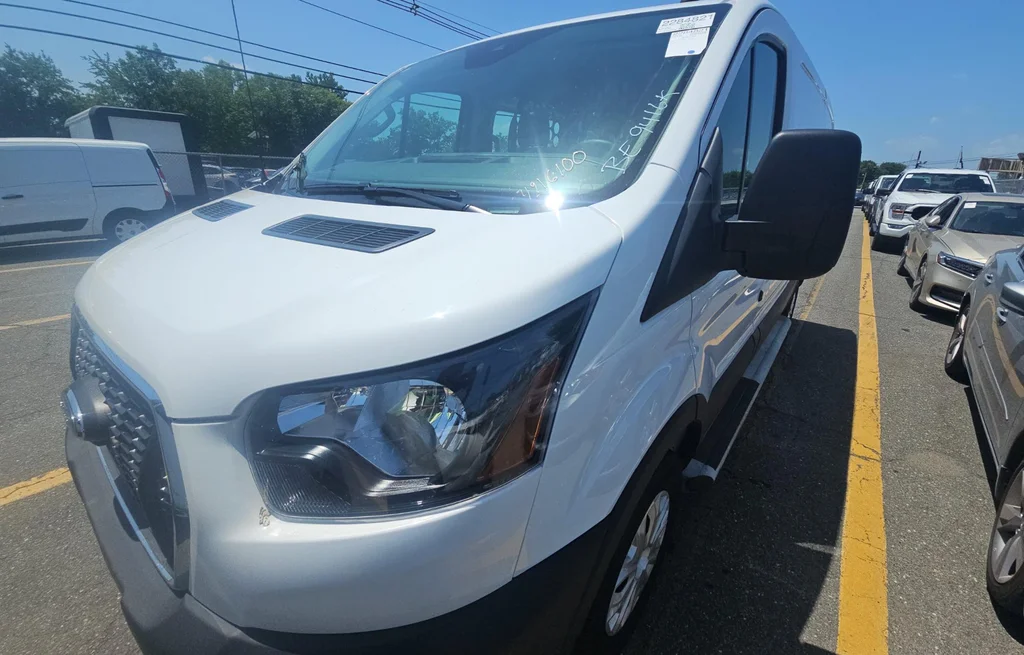 Used 2025 White Ford Base image 3