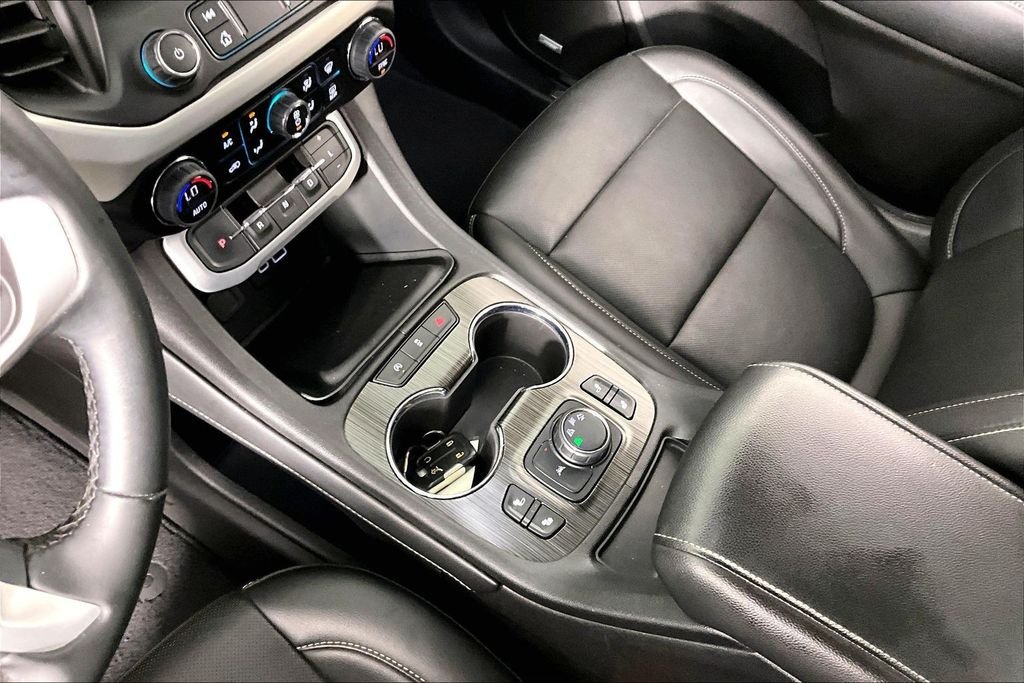 Used 2023 Silver GMC SLT image 16