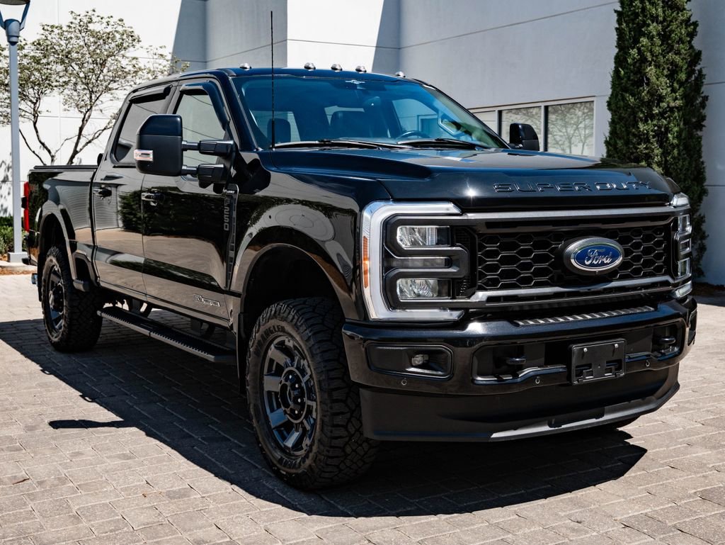 Used 2023 Agate Black Metallic Ford LARIAT image 12