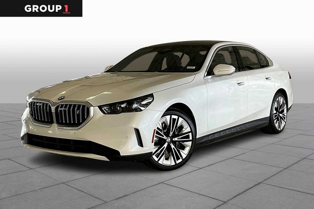 BMW i5 eDrive40 RWD Sedan - In-Stock