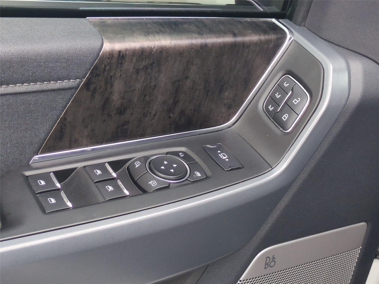 Used 2024 Star White Metallic Tri-Coat FORD  image 16