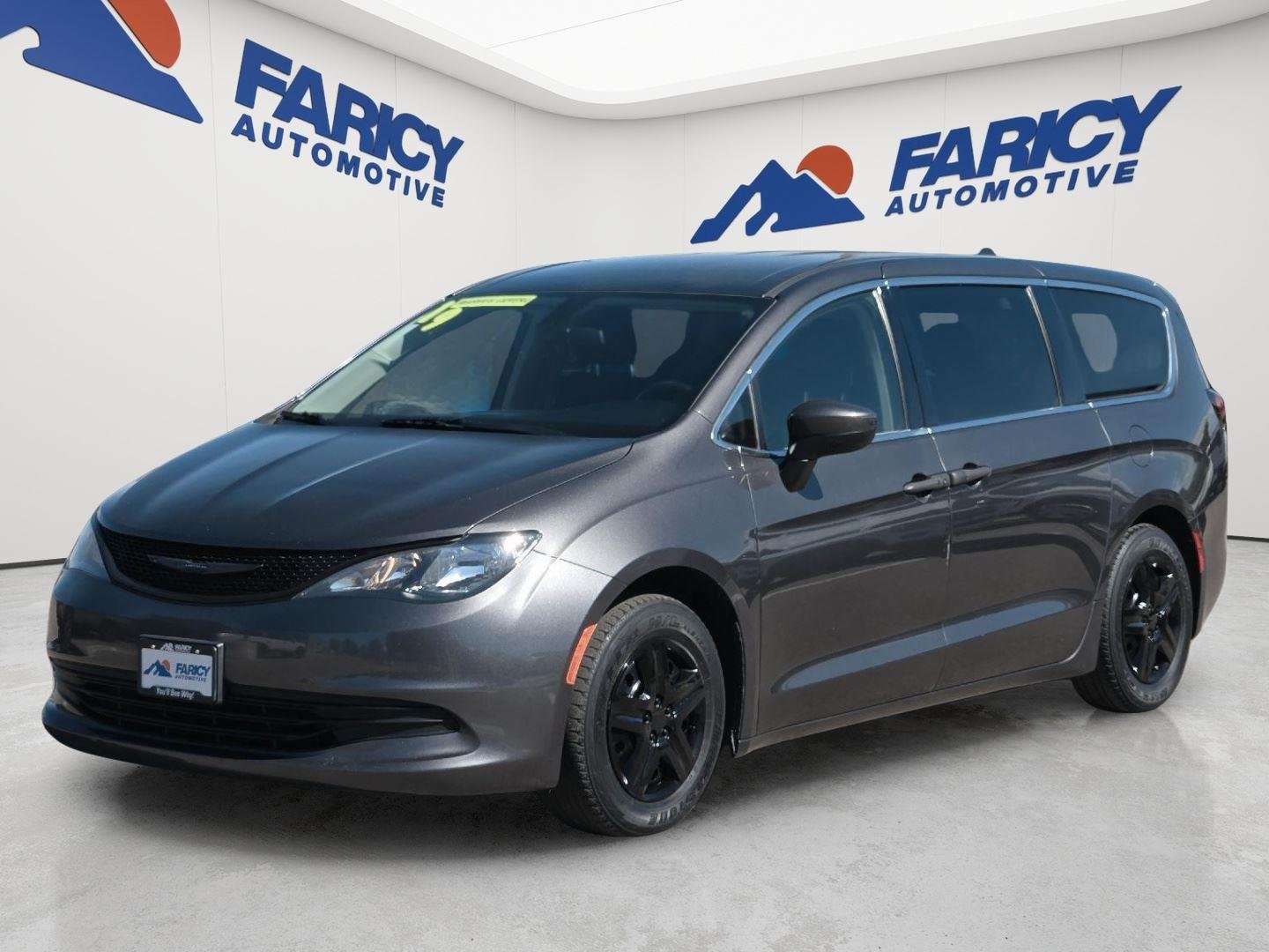 Used 2019 Granite Crystal Metallic Clearcoat Chrysler L image 1