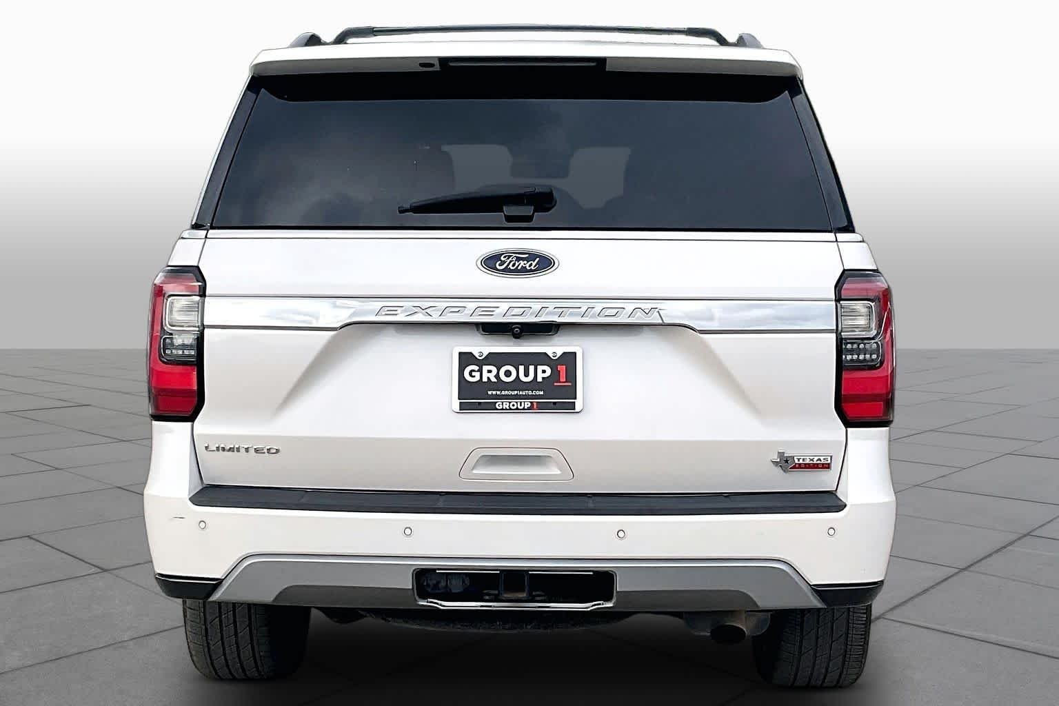 Used 2019 White Platinum Metallic Tri-Coat Ford Limited image 5