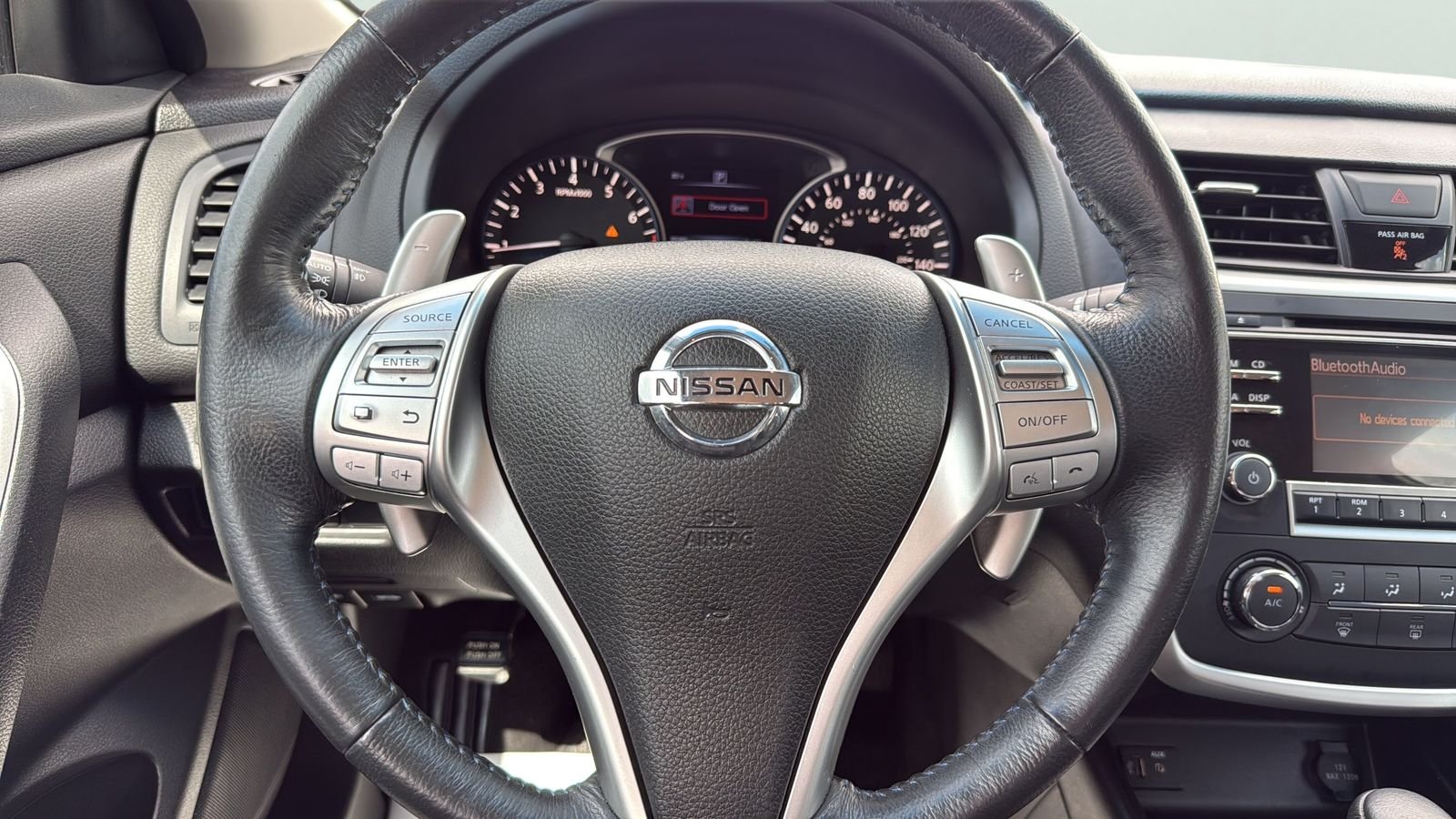 Used 2016 White Nissan 2.5 SR image 14