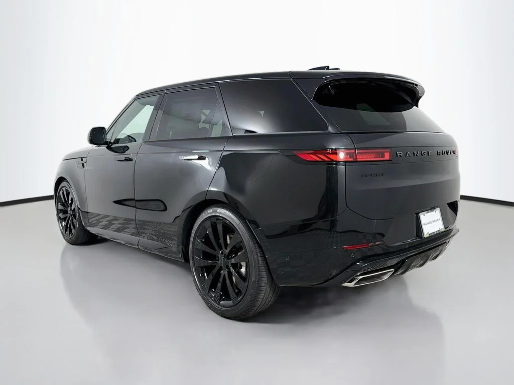 New 2027 Santorini Black Land Rover Dynamic SE image 7