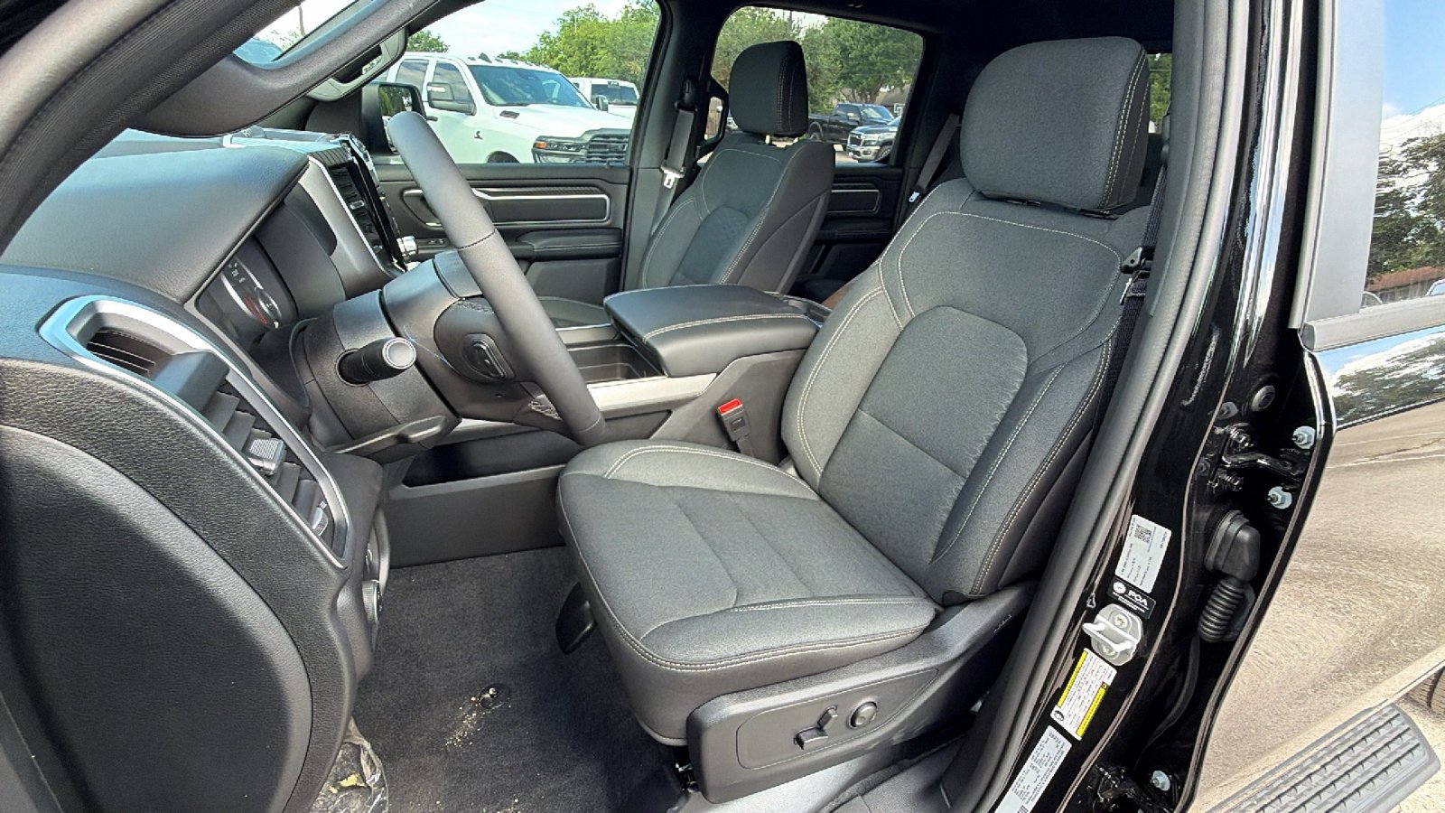 New 2026 Diamond Black Crystal Pearl-Coat Exterior Paint RAM Lone Star image 12