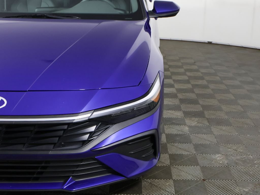 Used 2025 Blue Hyundai SE image 12