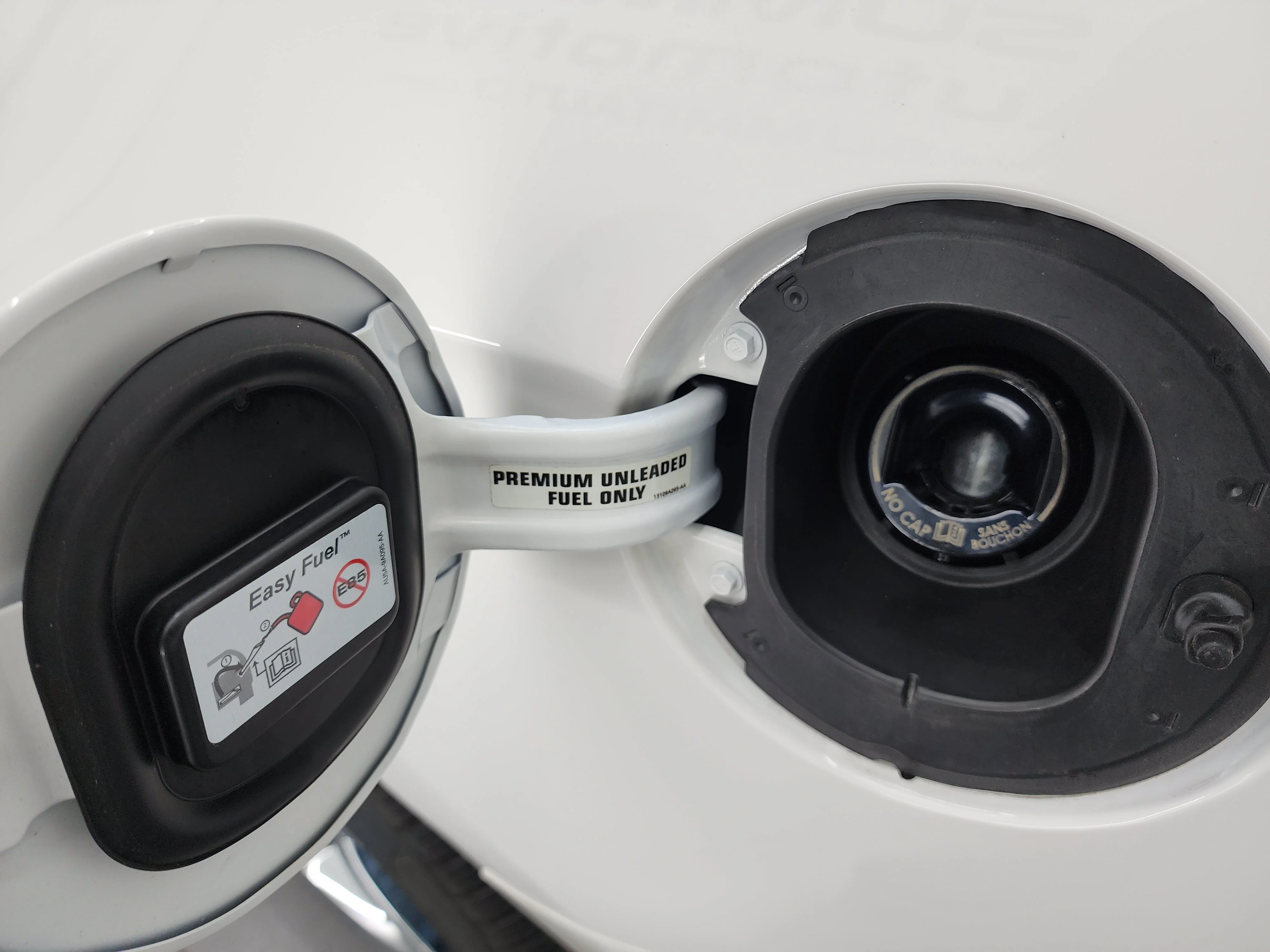 Used 2011 Performance White Ford GT Premium image 45
