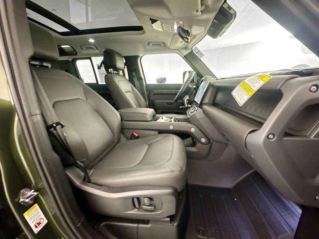 New 2026 Woolstone Green Land Rover S image 28