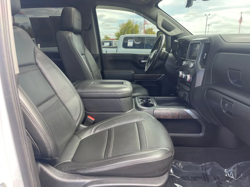 Used 2020 White GMC Denali image 34
