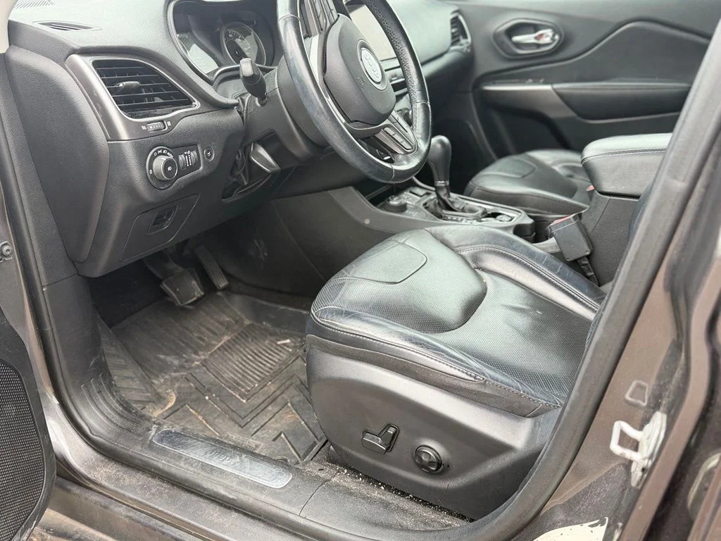 Used 2019 Gray Jeep Limited image 18