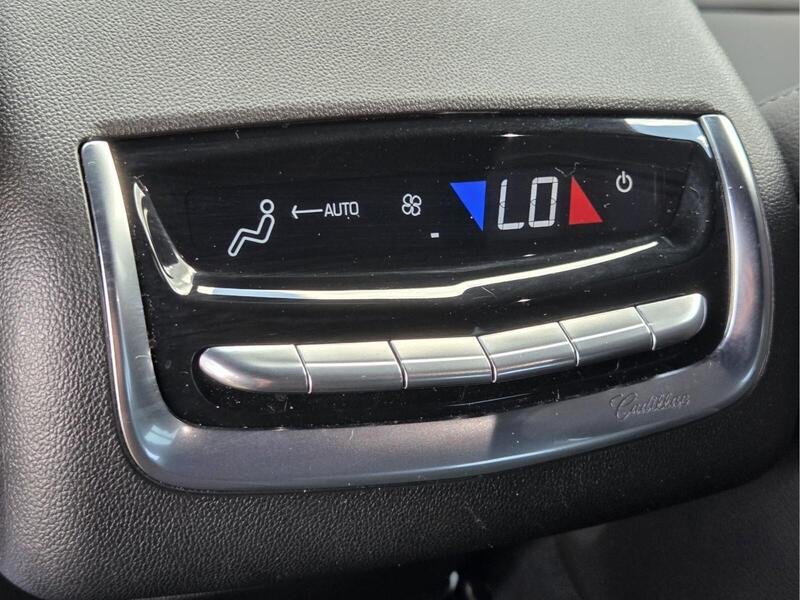 Used 2025 Silver Metallic CADILLAC FWD 4DR LUXURY image 18