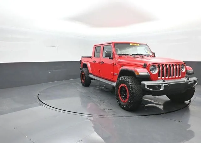 Used 2020 Red Clearcoat Jeep Overland image 3