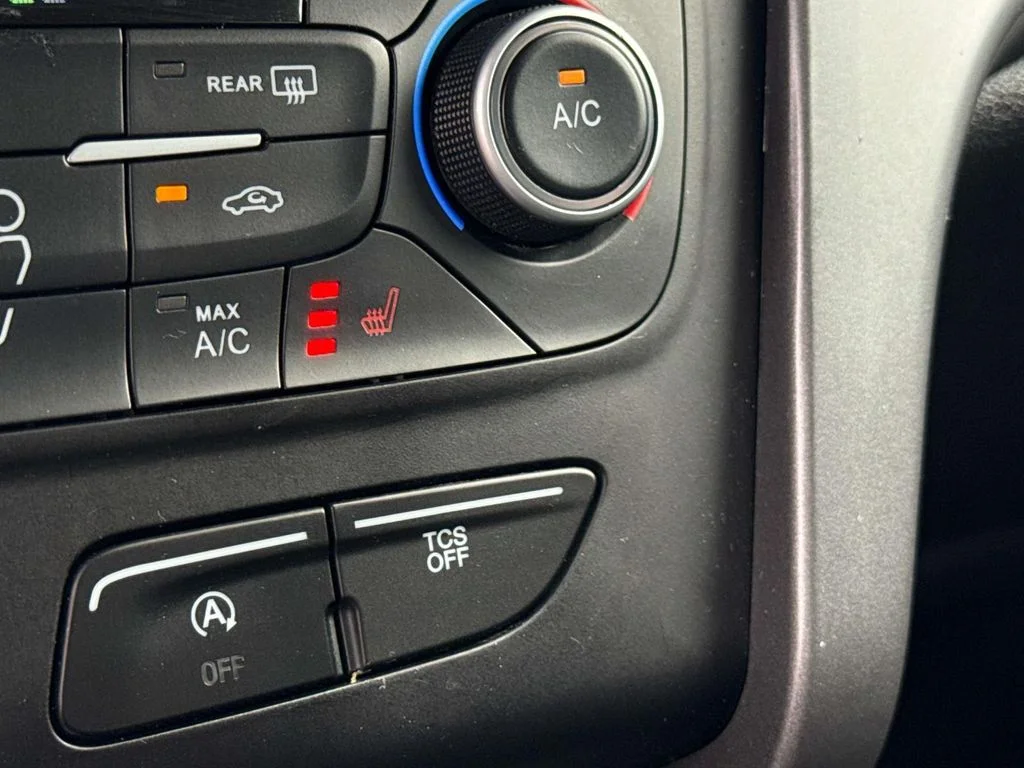 Used 2018 Blue Ford SEL image 25